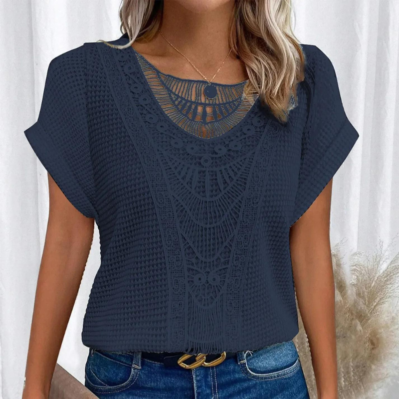 Zyra™ | Stilfuld Top med Blonde Detalje